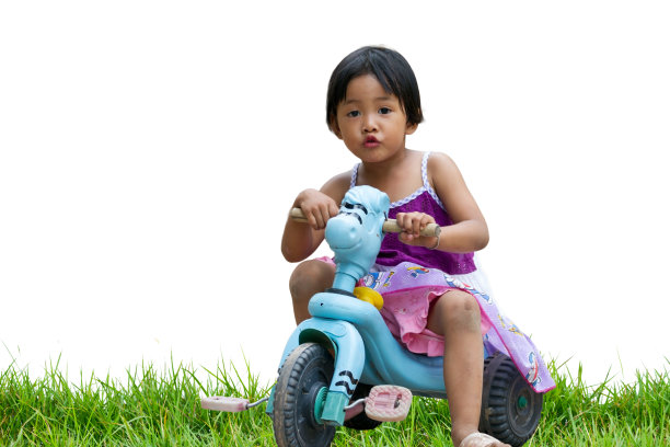 小女孩骑自行车图片下载