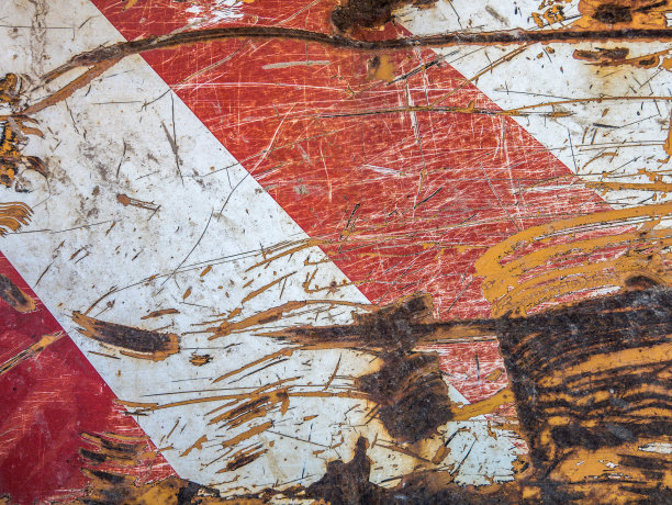 肮脏生锈的红色和白色警告标志图片下载