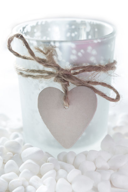 空酒杯与木心图片下载