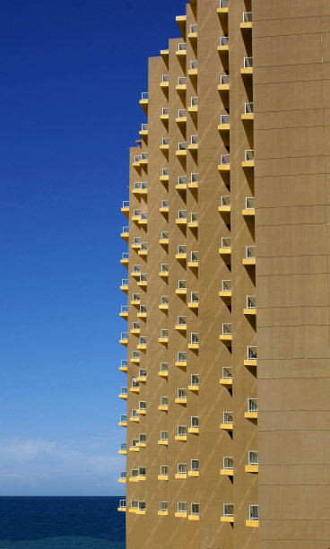 俯瞰大海的酒店图片下载