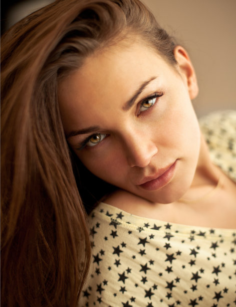 美丽的自然金发女人没有化妆图片下载