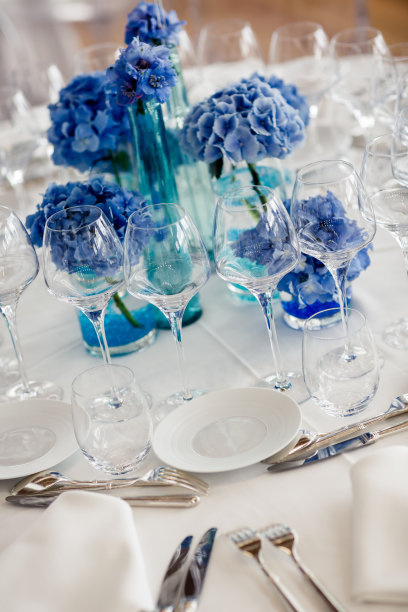 餐厅婚宴餐桌的布置图片下载