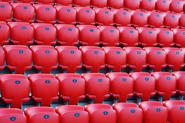 红色体育场座位图片下载