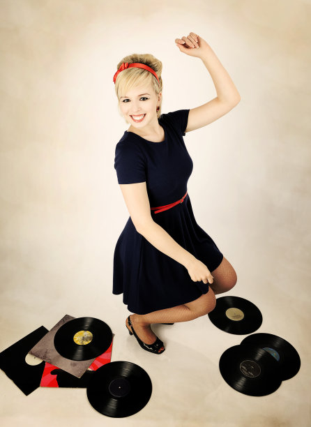 漂亮的女孩跳舞图片下载