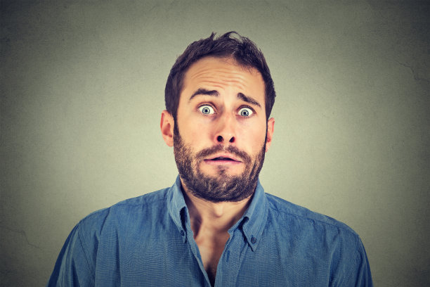 担心害怕的男人图片下载