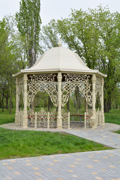 公园里的别致凉亭图片下载