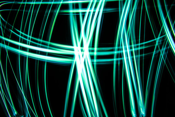 绿色LED霓虹运动条纹波抽象图案图片下载