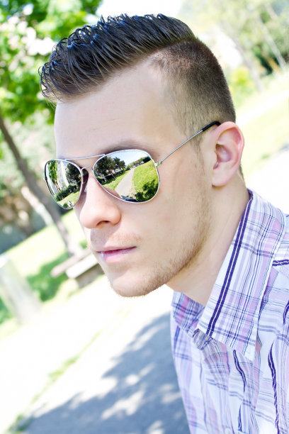 金发男图片下载