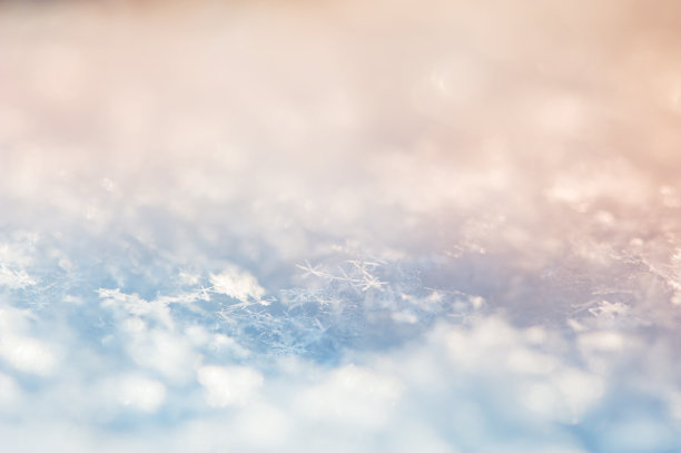 雪花的微距图像。冬天的背景。图片下载