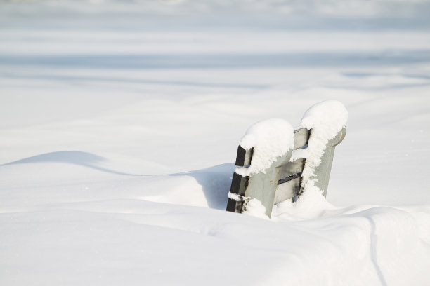 Snow on Bench 雪凳子图片下载