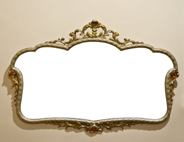 垃圾墙上的古董镜子图片下载