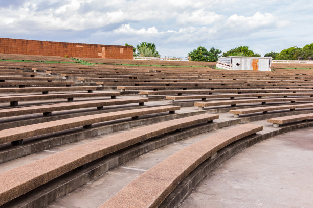 看台上的砖图片下载