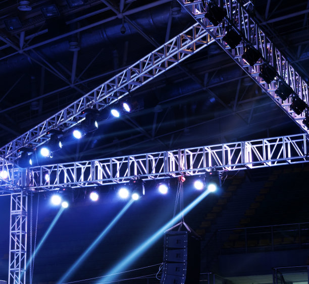 工作室照明设备图片下载