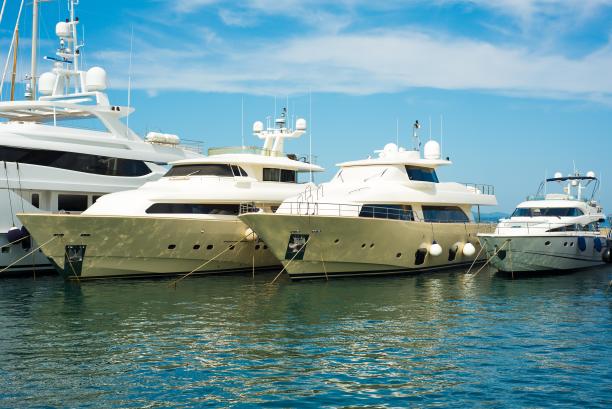 游艇在港口图片下载