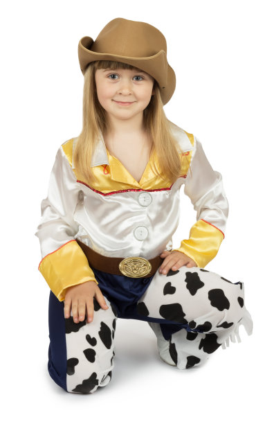 白色背景下穿着牛仔服装的漂亮小女孩图片下载