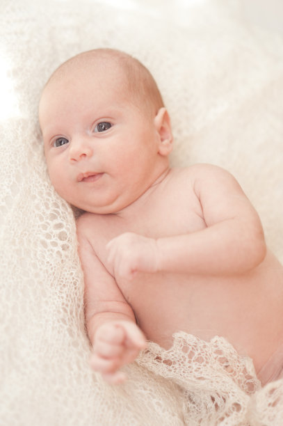 可爱的小女孩针织封面图片下载