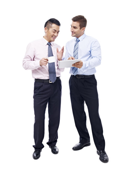 亚洲和高加索商人正在讨论图片下载