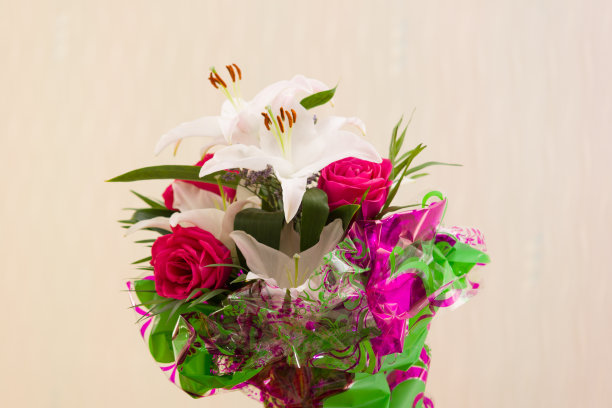 莉莉玫瑰花束图片下载