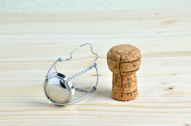 香槟瓶塞和瓶盖图片下载