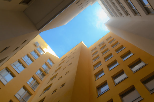 黑暗的院子里图片下载