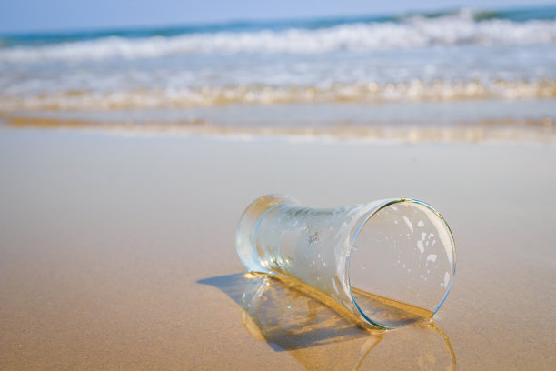 空啤酒杯图片下载