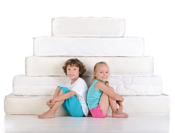 孩子和许多床垫图片下载