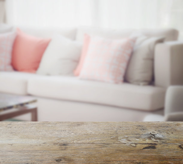 木质桌面与现代客厅内部的模糊图片下载