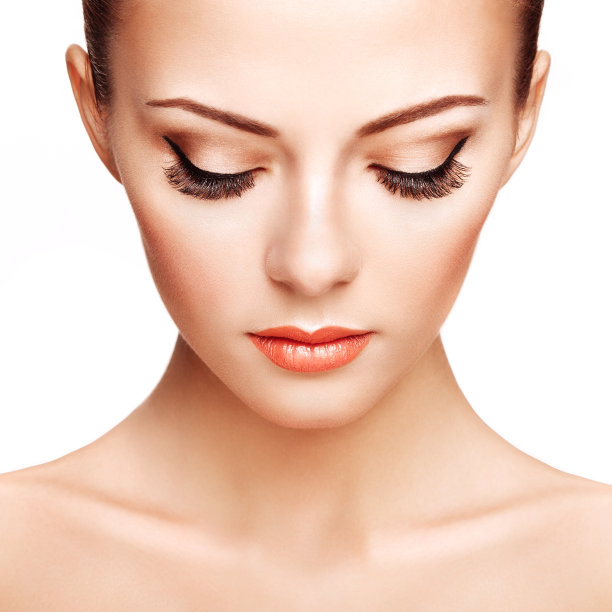 美丽的女人的脸。完美的妆容素材图片