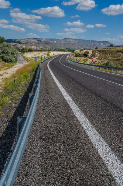 路在卡帕多西亚图片下载