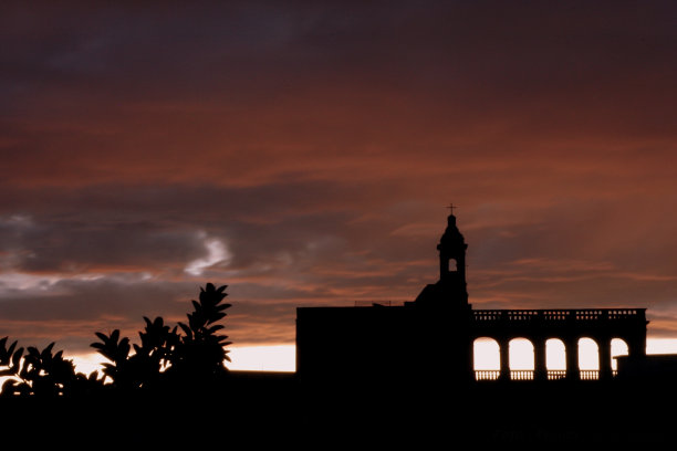 日落时分的维多修道院图片下载