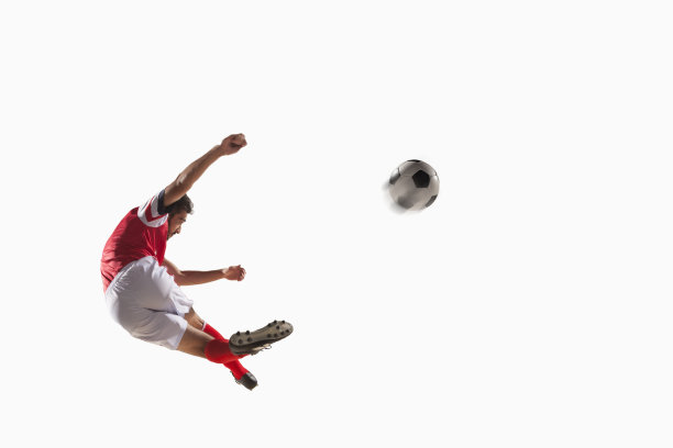 踢足球的运动员图片下载