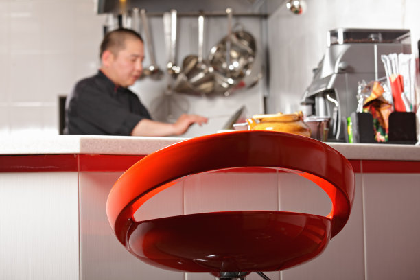 红色的椅子图片下载