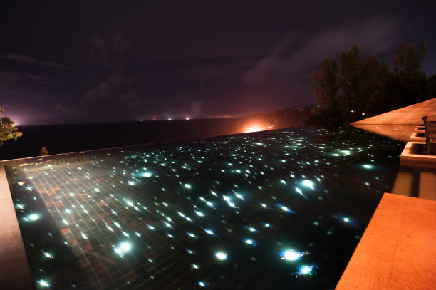 水中沙发图片下载