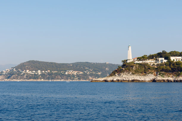 法国里维埃拉海岸灯塔图片下载
