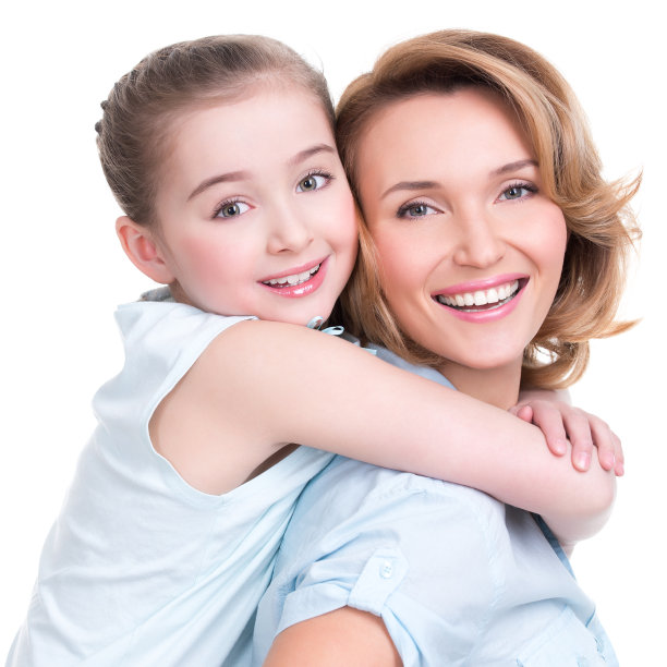 幸福的母亲和年轻的女儿的特写肖像图片下载