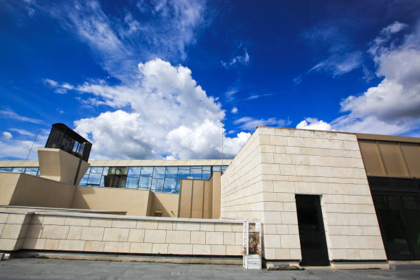 市中心的现代建筑，未来主义建筑。图片下载