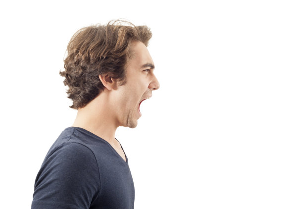 愤怒的年轻人的肖像图片下载