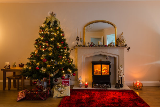 圣诞树与壁炉图片下载