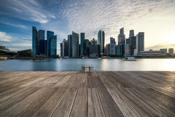 美丽日落下的新加坡天际线图片下载