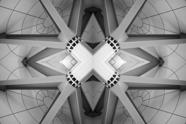 有金属支撑梁的天花板。数字合成灰度照片。图片下载