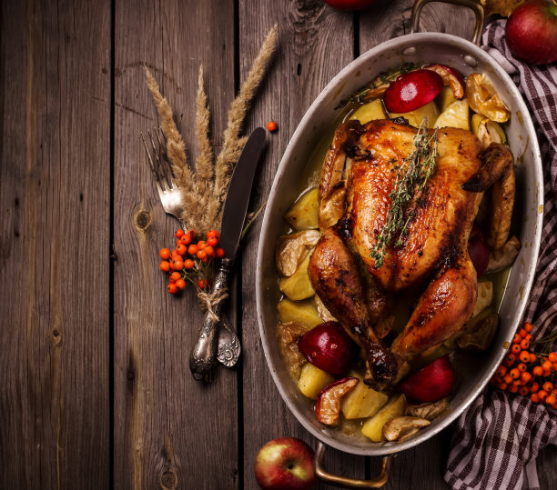 供应烤填料感恩节火鸡。前视图。空间的文本。素材图片