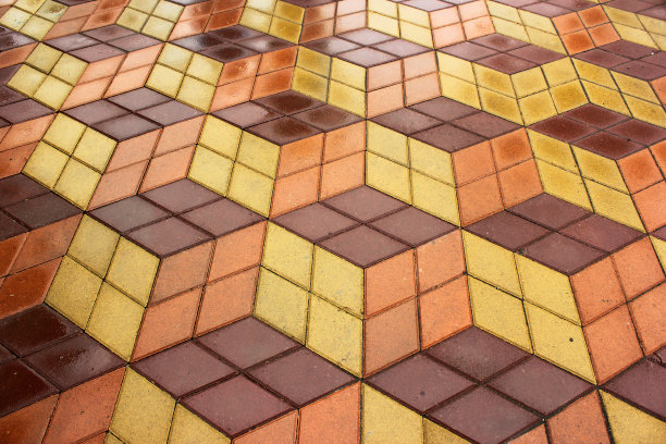 潮湿的瓷砖-雨后的路面图片下载