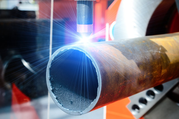 金属管道数控等离子切割机。素材图片