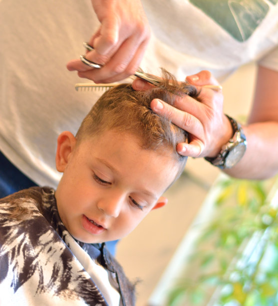 在沙龙理发图片下载