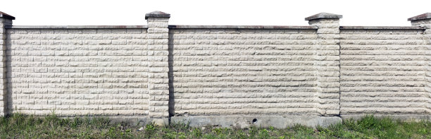 用古老的白砖砌成的坚固的乡村围墙。孤立于顶部全景拼贴图片下载