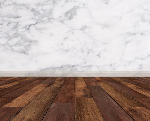 硬木地板，白色大理石墙面图片下载
