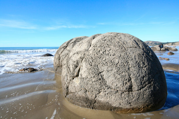 圆形的岩石图片下载