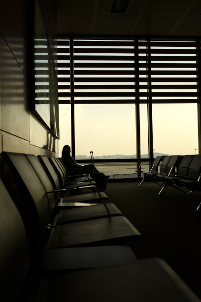 在机场等候图片下载