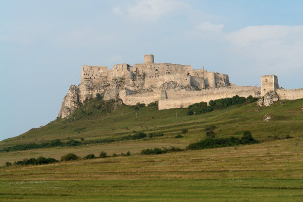 斯洛伐克的Spissky Hrad城堡遗址图片下载