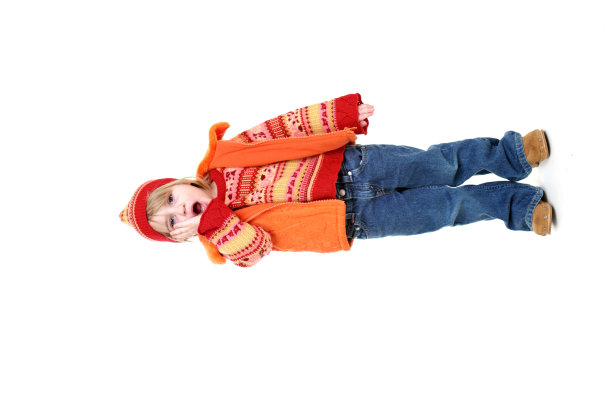 冬天的小女孩很惊讶图片下载